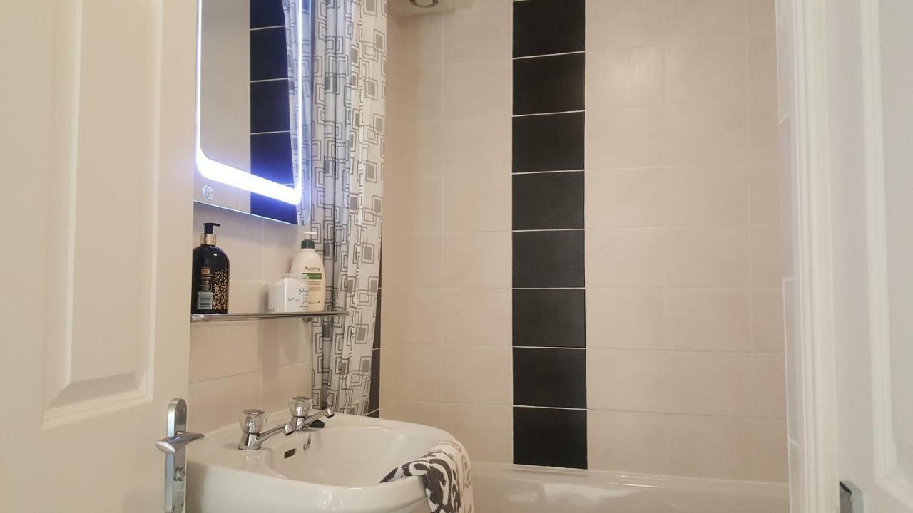 Queens Quarter Holiday Homes (Adults Only) ベルファスト エクステリア 写真