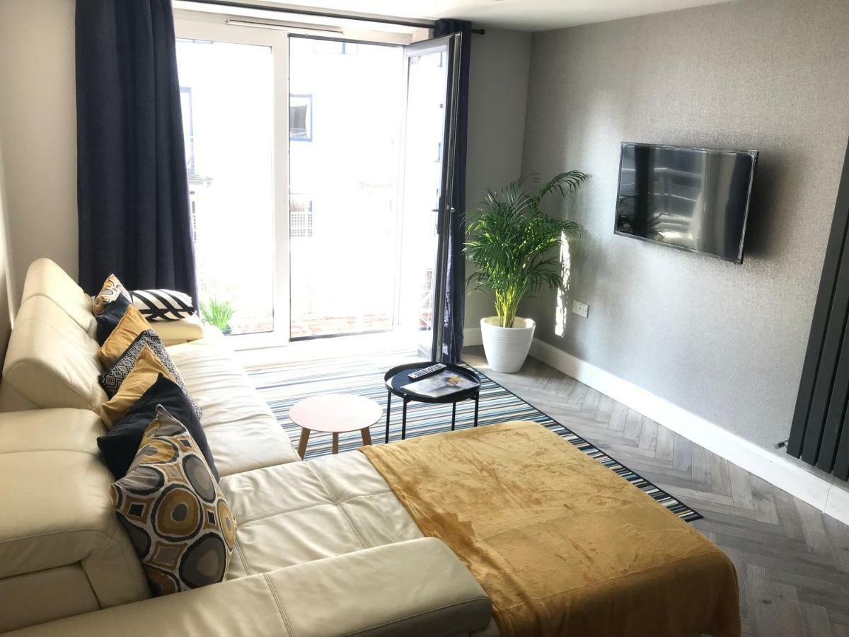 Queens Quarter Holiday Homes (Adults Only) ベルファスト エクステリア 写真